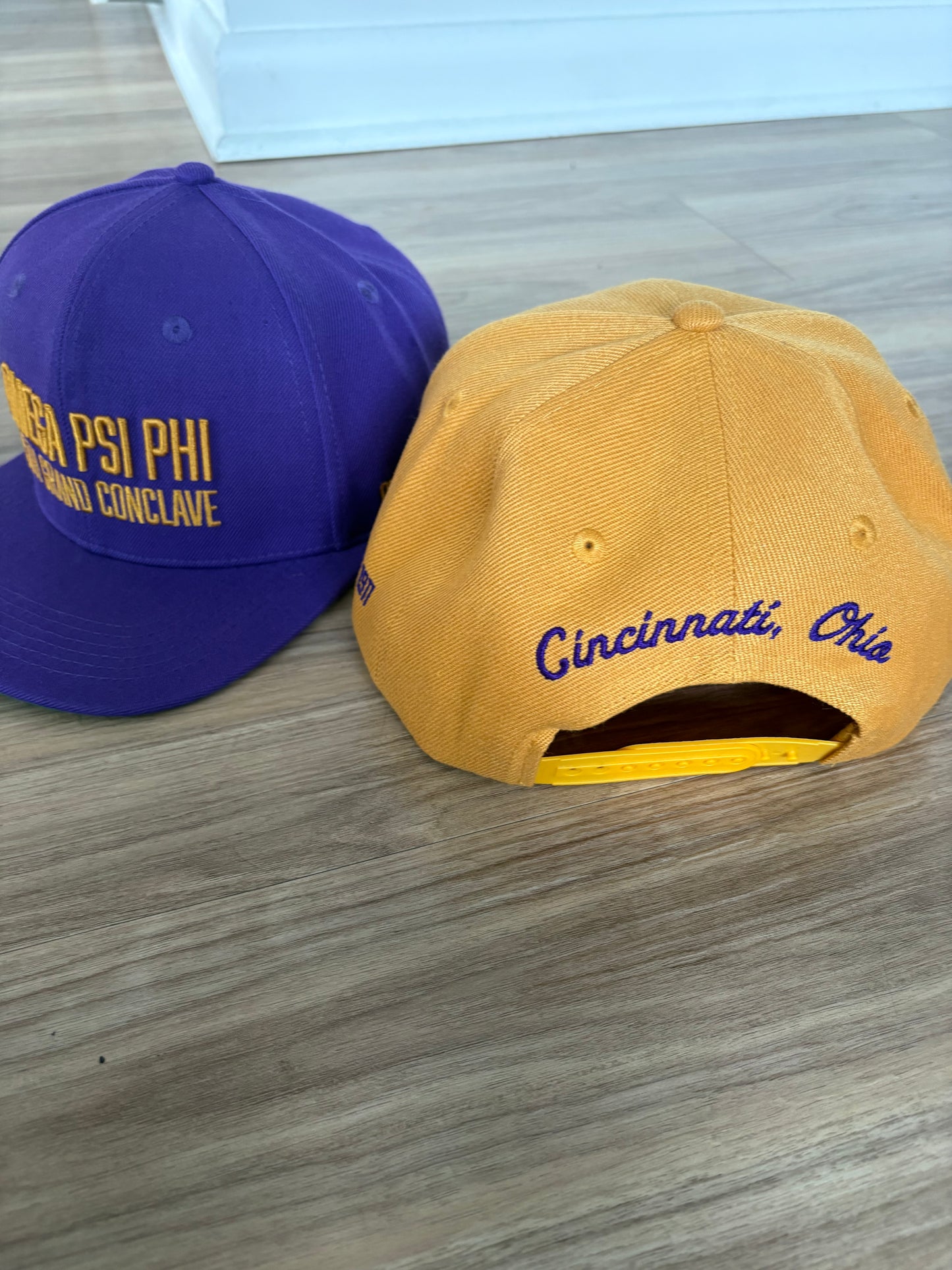 Omega Clave SnapBack